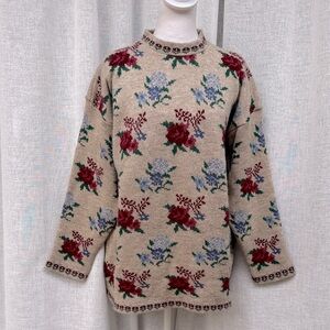 1970s Basic Editions Beige Floral knitted acrylic Sweater